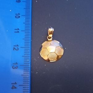 Solid 10k yellow gold ball pendant, new, stamped. Very pretty!